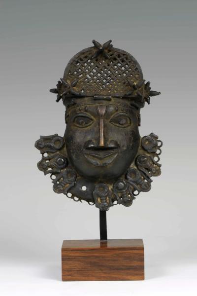 Pendant Mask